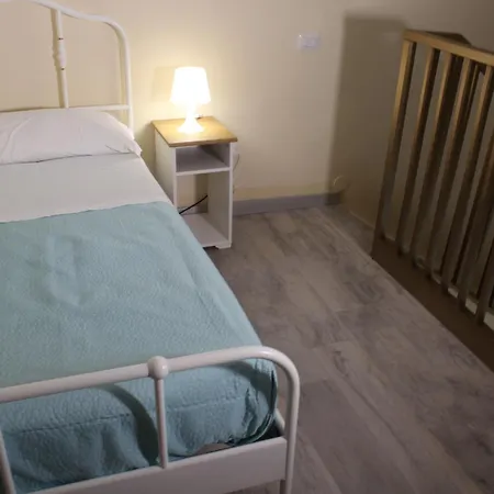 Elena House נאפולי