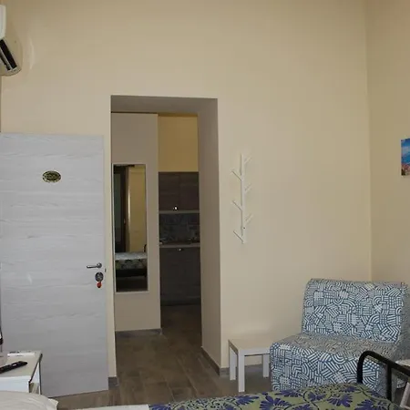 Elena House נאפולי